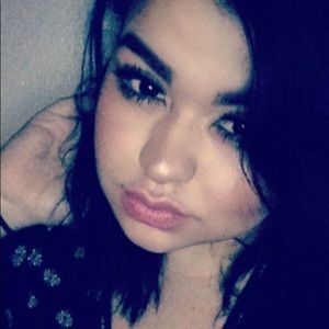 Meet your Posher, Daniela